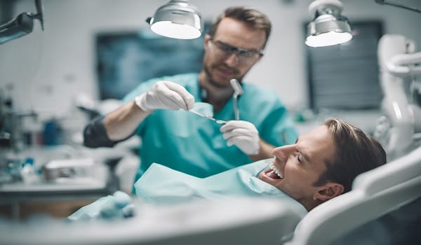 Nem sebészeti parodontális kezelés - Traitement parodontal non chirurgical